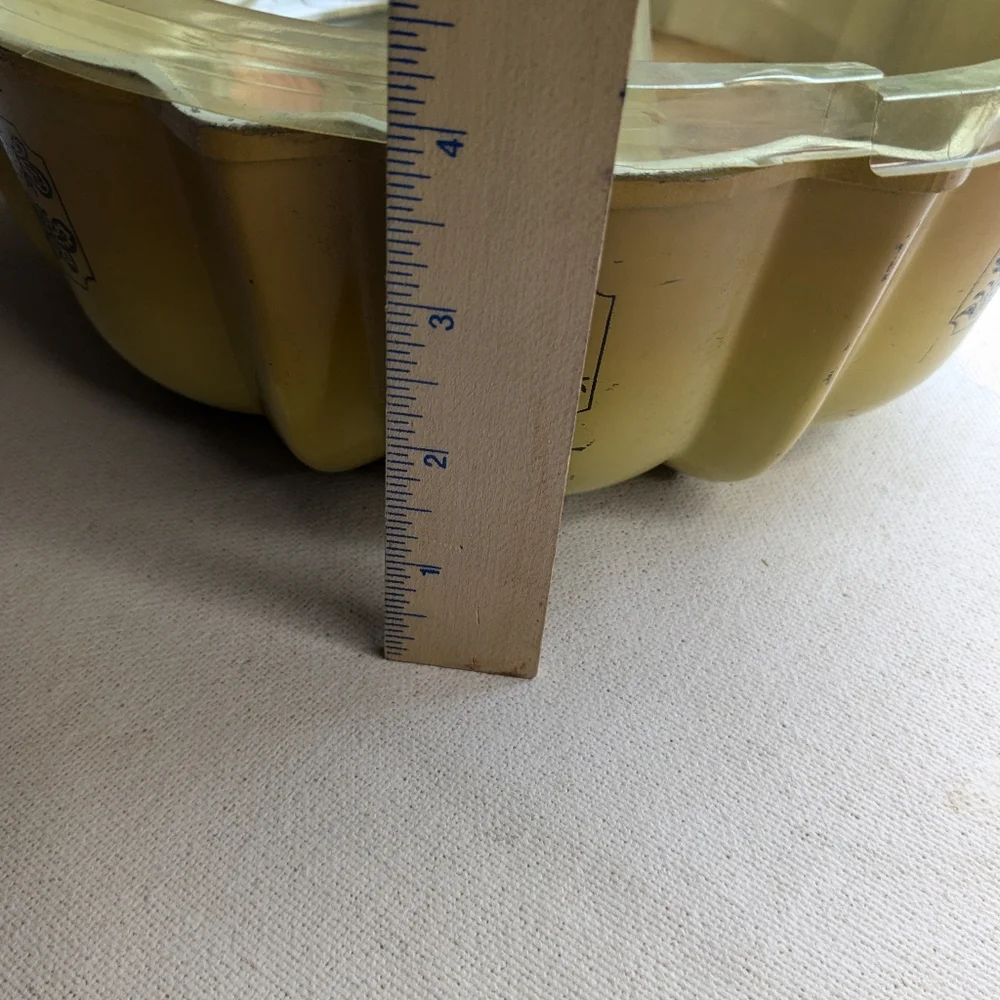 Vintage Nortic Ware Yellow Bundt Cake Pan NWOT Retro Heavy 10